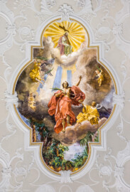 Bruchsal - Peterskirche / St. Peter - Von Innen - Westschiff, Gewölbe - Von Unten - Blick in das Gewölbe des Westschiffs auf das Gemälde "Verherrlichung des hl. Sebastians" (gemalt von Josef Mariano Kitschker, 1907 bis 1908) (aufgenommen im August 2022, am frühen Nachmittag, nach der Renovierung) Bruchsal - Peterskirche / St. Peter - Von Innen - Westschiff, Gewölbe - Von Unten - Blick in das Gewölbe des Westschiffs auf das Gemälde "Verherrlichung des hl. Sebastians" (gemalt von Josef Mariano Kitschker, 1907 bis 1908) (aufgenommen im August 2022, am frühen Nachmittag, nach der Renovierung)