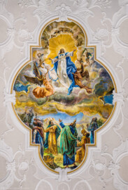 Bruchsal - Peterskirche / St. Peter - Von Innen - Ostschiff, Gewölbe - Von Unten - Blick auf das Gemälde "Mariä Himmelfahrt" (gemalt von Josef Mariano Kitschker, 1907 bis 1908) (aufgenommen im August 2022, am frühen Nachmittag, nach der Renovierung) Bruchsal - Peterskirche / St. Peter - Von Innen - Ostschiff, Gewölbe - Von Unten - Blick auf das Gemälde "Mariä Himmelfahrt" (gemalt von Josef Mariano Kitschker, 1907 bis 1908) (aufgenommen im August 2022, am frühen Nachmittag, nach der Renovierung)