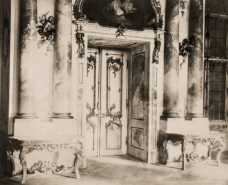 Schloss Bruchsal - Marmorsaal - Seite 29 - Auszug aus: "Georg Maria Eckert: Das Schloss zu Bruchsal in Photographieen / Rococo Ornamente aus dem Schlosse zu Bruchsal, 1871"; Digitalisat der Württembergische Landesbibliothek Stuttgart; Persistente URL: http://digital.wlb-stuttgart.de/purl/bsz517721902; gemeinfrei Schloss Bruchsal - Marmorsaal - Seite 29 - Auszug aus: "Georg Maria Eckert: Das Schloss zu Bruchsal in Photographieen / Rococo Ornamente aus dem Schlosse zu Bruchsal, 1871"; Digitalisat der Württembergische Landesbibliothek Stuttgart; Persistente URL: http://digital.wlb-stuttgart.de/purl/bsz517721902; gemeinfrei