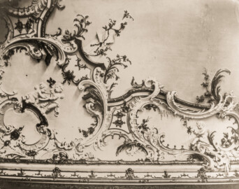 Schloss Bruchsal - Stuckornament - Seite 69 - Auszug aus: "Georg Maria Eckert: Das Schloss zu Bruchsal in Photographieen / Rococo Ornamente aus dem Schlosse zu Bruchsal, 1871"; Digitalisat der Württembergische Landesbibliothek Stuttgart; Persistente URL: http://digital.wlb-stuttgart.de/purl/bsz517721902; gemeinfrei Schloss Bruchsal - Stuckornament - Seite 69 - Auszug aus: "Georg Maria Eckert: Das Schloss zu Bruchsal in Photographieen / Rococo Ornamente aus dem Schlosse zu Bruchsal, 1871"; Digitalisat der Württembergische Landesbibliothek Stuttgart; Persistente URL: http://digital.wlb-stuttgart.de/purl/bsz517721902; gemeinfrei