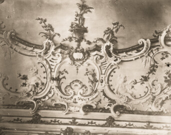 Schloss Bruchsal - Stuckornament - Seite 71 - Auszug aus: "Georg Maria Eckert: Das Schloss zu Bruchsal in Photographieen / Rococo Ornamente aus dem Schlosse zu Bruchsal, 1871"; Digitalisat der Württembergische Landesbibliothek Stuttgart; Persistente URL: http://digital.wlb-stuttgart.de/purl/bsz517721902; gemeinfrei Schloss Bruchsal - Stuckornament - Seite 71 - Auszug aus: "Georg Maria Eckert: Das Schloss zu Bruchsal in Photographieen / Rococo Ornamente aus dem Schlosse zu Bruchsal, 1871"; Digitalisat der Württembergische Landesbibliothek Stuttgart; Persistente URL: http://digital.wlb-stuttgart.de/purl/bsz517721902; gemeinfrei