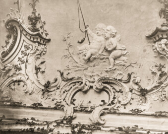 Schloss Bruchsal - Stuckornament - Seite 89 - Auszug aus: "Georg Maria Eckert: Das Schloss zu Bruchsal in Photographieen / Rococo Ornamente aus dem Schlosse zu Bruchsal, 1871"; Digitalisat der Württembergische Landesbibliothek Stuttgart; Persistente URL: http://digital.wlb-stuttgart.de/purl/bsz517721902; gemeinfrei Schloss Bruchsal - Stuckornament - Seite 89 - Auszug aus: "Georg Maria Eckert: Das Schloss zu Bruchsal in Photographieen / Rococo Ornamente aus dem Schlosse zu Bruchsal, 1871"; Digitalisat der Württembergische Landesbibliothek Stuttgart; Persistente URL: http://digital.wlb-stuttgart.de/purl/bsz517721902; gemeinfrei