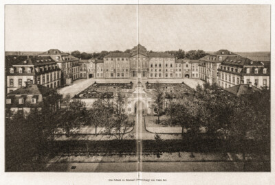 Schloss Bruchsal - Das Schloß zu Bruchsal (Damiansburg) von Osten her (Bildnachweis: Universitätsbibliothek Heidelberg, "Rott, Hans; Kraus, Franz Xaver [Hrsg.]: Die Kunstdenkmäler des Grossherzogthums Baden (Band 9,2): Die Kunstdenkmäler des Amtsbezirks Bruchsal (Kreis Karlsruhe). Tübingen, 1913", Seite 94a - CC-BY-SA-3.0. https://digi.ub.uni-heidelberg.de/diglit/kdm9bd2)