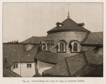 Schloss Bruchsal - Dachzerfallung des Corps de Logis im Bruchsaler Schloß (Bildnachweis: Universitätsbibliothek Heidelberg, "Rott, Hans; Kraus, Franz Xaver [Hrsg.]: Die Kunstdenkmäler des Grossherzogthums Baden (Band 9,2): Die Kunstdenkmäler des Amtsbezirks Bruchsal (Kreis Karlsruhe). Tübingen, 1913", Seite 98 - CC-BY-SA-3.0. https://digi.ub.uni-heidelberg.de/diglit/kdm9bd2)