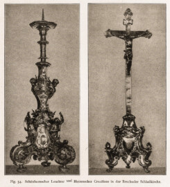 Schloss Bruchsal - Hofkirche / Schlosskirche - Schönbornscher Leuchter und Huttenscher Crucifixus in der Bruchsaler Schloßkirche (Bildnachweis: Universitätsbibliothek Heidelberg, "Rott, Hans; Kraus, Franz Xaver [Hrsg.]: Die Kunstdenkmäler des Grossherzogthums Baden (Band 9,2): Die Kunstdenkmäler des Amtsbezirks Bruchsal (Kreis Karlsruhe). Tübingen, 1913", Seite 137 - CC-BY-SA-3.0. https://digi.ub.uni-heidelberg.de/diglit/kdm9bd2)