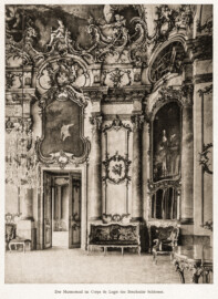 Schloss Bruchsal - Der Marmorsaal im Corps de Logis des Bruchsaler Schlosses (Bildnachweis: Universitätsbibliothek Heidelberg, "Rott, Hans; Kraus, Franz Xaver [Hrsg.]: Die Kunstdenkmäler des Grossherzogthums Baden (Band 9,2): Die Kunstdenkmäler des Amtsbezirks Bruchsal (Kreis Karlsruhe). Tübingen, 1913", Seite 168a - CC-BY-SA-3.0. https://digi.ub.uni-heidelberg.de/diglit/kdm9bd2)