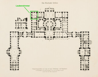 Das Bruchsaler Schloss - Hauptgeschossgrundriss von Corps de Logis, Verbindungs- und Flügelbauten (Modifiziertes Blatt 2 der Mappe "Fritz Hirsch: Das Bruchsaler Schloss aus Anlass der Renovation (1900-1909)", erschienen: Heidelberg, Carl Winter's Universitätsbuchhandlung, 1910; Mappe aus dem Bestand des Städtischen Museums Bruchsal; Reproduktion durch Dr. Manfred Schneider, mit freundlicher Genehmigung des Museums) Das Bruchsaler Schloss - Hauptgeschossgrundriss von Corps de Logis, Verbindungs- und Flügelbauten (Modifiziertes Blatt 2 der Mappe "Fritz Hirsch: Das Bruchsaler Schloss aus Anlass der Renovation (1900-1909)", erschienen: Heidelberg, Carl Winter's Universitätsbuchhandlung, 1910; Mappe aus dem Bestand des Städtischen Museums Bruchsal; Reproduktion durch Dr. Manfred Schneider, mit freundlicher Genehmigung des Museums)