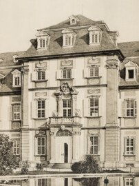 Das Bruchsaler Schloss - Kammerflügel [2] Südseite 1721-1726 (Blatt 15 der Mappe "Fritz Hirsch: Das Bruchsaler Schloss aus Anlass der Renovation (1900-1909)", erschienen: Heidelberg, Carl Winter's Universitätsbuchhandlung, 1910; Mappe aus dem Bestand des Städtischen Museums Bruchsal; Reproduktion durch Dr. Manfred Schneider, mit freundlicher Genehmigung des Museums)