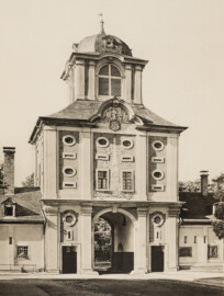 Das Bruchsaler Schloss - Damianstor [35] Aussenseite 1724-1726 (Blatt 20 der Mappe "Fritz Hirsch: Das Bruchsaler Schloss aus Anlass der Renovation (1900-1909)", erschienen: Heidelberg, Carl Winter's Universitätsbuchhandlung, 1910; Mappe aus dem Bestand des Städtischen Museums Bruchsal; Reproduktion durch Dr. Manfred Schneider, mit freundlicher Genehmigung des Museums)