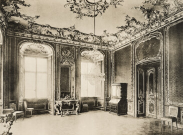 Das Bruchsaler Schloss - Corps de Logis, Rotes Zimmer (136) ca. 1756 (Blatt 45 der Mappe "Fritz Hirsch: Das Bruchsaler Schloss aus Anlass der Renovation (1900-1909)", erschienen: Heidelberg, Carl Winter's Universitätsbuchhandlung, 1910; Mappe aus dem Bestand des Städtischen Museums Bruchsal; Reproduktion durch Dr. Manfred Schneider, mit freundlicher Genehmigung des Museums) Das Bruchsaler Schloss - Corps de Logis, Rotes Zimmer (136) ca. 1756 (Blatt 45 der Mappe "Fritz Hirsch: Das Bruchsaler Schloss aus Anlass der Renovation (1900-1909)", erschienen: Heidelberg, Carl Winter's Universitätsbuchhandlung, 1910; Mappe aus dem Bestand des Städtischen Museums Bruchsal; Reproduktion durch Dr. Manfred Schneider, mit freundlicher Genehmigung des Museums)