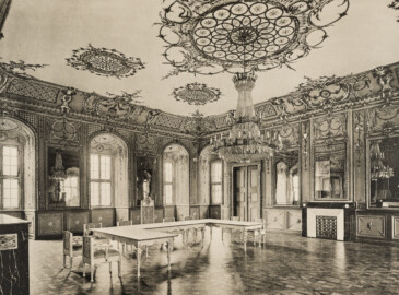 Das Bruchsaler Schloss - Kammerflügel [2], Musiksaal (47), Joachim Günther 1776 (Blatt 69 der Mappe "Fritz Hirsch: Das Bruchsaler Schloss aus Anlass der Renovation (1900-1909)", erschienen: Heidelberg, Carl Winter's Universitätsbuchhandlung, 1910; Mappe aus dem Bestand des Städtischen Museums Bruchsal; Reproduktion durch Dr. Manfred Schneider, mit freundlicher Genehmigung des Museums)