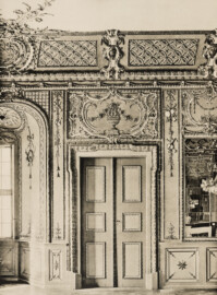 Das Bruchsaler Schloss - Kammerflügel [2], Musiksaal (47), Joachim Günther 1776 (Blatt 70 der Mappe "Fritz Hirsch: Das Bruchsaler Schloss aus Anlass der Renovation (1900-1909)", erschienen: Heidelberg, Carl Winter's Universitätsbuchhandlung, 1910; Mappe aus dem Bestand des Städtischen Museums Bruchsal; Reproduktion durch Dr. Manfred Schneider, mit freundlicher Genehmigung des Museums)