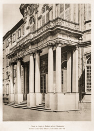 Schloss Bruchsal -- Corps de Logis, Balkon auf der Gartenseite. Architekt: Leonhard Stahl, Bildhauer Joachim Günther 1754-1755 -- Blatt 66 -- "Fritz Hirsch - Das Bruchsaler Schloss aus Anlass der Renovation (1900 - 1909) -1910"; Digitalisat der Württembergische Landesbibliothek Stuttgart; Persistente URL: http://digital.wlb-stuttgart.de/purl/bsz517378221