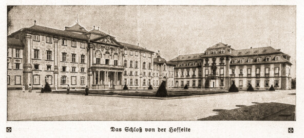 Schloss Bruchsal - Das Schloß von der Hofseite (Bildnachweis: Dr. Walter Bombe: Das Schloß zu Bruchsal; in: Velhagen & Klasing's Monatshefte, 32. Jahrgang, 1917-1918, 1. Band, Seite 290; mit freundlicher Genehmigung zur Verfügung gestellt von Andreas Froncala, Berlin)