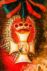 Schloss und Schlossgarten Schwetzingen - Schloss - Mittelbau - Von innen - 1. Obergeschoss - Appartment des Kurfürsten - Erstes Vorzimmer - Westwand, rechts der Tür zum zweiten Vorzimmer - Ausschnitt aus dem Porträt von Elisabeth Auguste von Pfalz-Sulzbach (1721-1794), erste Ehefrau von Kurfürst Carl Theodor (1724-1799, reg. 1742-1799); an der linken Brust zwei Orden, im Vordergrund der von ihr selbst 1766 gestiftete Elisabeth-Orden an Damenschleife, im Hintergrund der ihr von der Zarin verliehene Katharinen-Orden (Maler: Heinrich Carl Brandt (1724-1787); Datierung: um 1767) (aufgenommen im Dezember 2023, am frühen Nachmittag) Schloss und Schlossgarten Schwetzingen - Schloss - Mittelbau - Von innen - 1. Obergeschoss - Appartment des Kurfürsten - Erstes Vorzimmer - Westwand, rechts der Tür zum zweiten Vorzimmer - Ausschnitt aus dem Porträt von Elisabeth Auguste von Pfalz-Sulzbach (1721-1794), erste Ehefrau von Kurfürst Carl Theodor (1724-1799, reg. 1742-1799); an der linken Brust zwei Orden, im Vordergrund der von ihr selbst 1766 gestiftete Elisabeth-Orden an Damenschleife, im Hintergrund der ihr von der Zarin verliehene Katharinen-Orden (Maler: Heinrich Carl Brandt (1724-1787); Datierung: um 1767) (aufgenommen im Dezember 2023, am frühen Nachmittag)