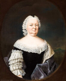 Schloss und Schlossgarten Schwetzingen - Schloss - Mittelbau - Von innen - 1. Obergeschoss - Dienerschaftsräume / Degagements - Kammerdienerinnen-Zimmer - Südwand, rechts des Fensters - Porträt der Caroline von Vöhlin, Obristhofmeisterin der Kurfürstin Elisabeth Auguste, in Witwenkleidung; Halbbildnis, ohne Hände, in gemaltem Oval (Maler: Johann Georg Ziesenis der Jüngere (1716-1776), Datierung: um 1745-1750; Öl/Leinwand, Höhe x Breite 45,6 x 37,4 cm; Rückseite später beschriftet: "Nro. 2. / Carolina freyfrau von Vöhlin, gebohrne gräffin / von Hohenembs, fräulein hofmeisterin 1743. / Obristhofmeisterin, 1744."; Inv.-Nr. G 3829) (aufgenommen im Februar 2024, am frühen Nachmittag)