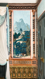 Schloss und Schlossgarten Schwetzingen - Schloss - Mittelbau - Von innen - 2. Obergeschoss - Schweizerzimmer / Compagniezimmer der Reichsgräfin von Hochberg - Westwand, links der Tür zum Audienzzimmer - Eine Bahn der Zuber-Panorama-Papiertapete „Les vues de Suisse“ (Entwurfszeichner: Pierre-Antoine Mongin (1761-1827); Druckerei: Zuber, Rixheim, Frankreich; Datierung: 1804; gesamte Tapete: 10,7 Meter x 3,9 Meter, 16 Bahnen, 1024 Holzdruckstöcke, 95 Farben; Konservierung/Restaurierung: zwischen 1988 und 1991) (aufgenommen im Februar 2024, um die Mittagszeit)
