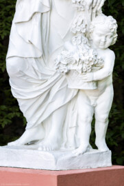 Schloss und Schlossgarten Schwetzingen - Garten - Orangeriegarten, südwestliche Ecke - Von Osten - Blick auf eine Skulptur, die Allegorie der Jahreszeit Frühling (Bildhauer und Datierung: unbekannt) (aufgenommen im April 2024, am späten Nachmittag) Schloss und Schlossgarten Schwetzingen - Garten - Orangeriegarten, südwestliche Ecke - Von Osten - Blick auf eine Skulptur, die Allegorie der Jahreszeit Frühling (Bildhauer und Datierung: unbekannt) (aufgenommen im April 2024, am späten Nachmittag)