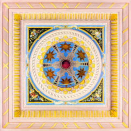 Schloss und Schlossgarten Schwetzingen - Garten - Türkischer Garten / Moscheegarten - Kreuzgang - Südliches Priesterkabinett - Von Innen - Decke - Blick vom Zentrum des Raums nach oben auf die Decke und in die Kuppel; im Bild unten ist Süden (Kreuzgang: Länge x Breite mit Anbauten ca. 125 Meter x ca. 60 Meter; Priesterkabinett: Länge x Breite ca. 8 Meter x 8 Meter; Bauzeit: 1782-1795; Architekt: Nicolas de Pigage; Gesamtrestaurierung Moscheeanlage: ca. 1995 bis 2007) (aufgenommen im Juli 2024, am frühen Nachmittag) Schloss und Schlossgarten Schwetzingen - Garten - Türkischer Garten / Moscheegarten - Kreuzgang - Südliches Priesterkabinett - Von Innen - Decke - Blick vom Zentrum des Raums nach oben auf die Decke und in die Kuppel; im Bild unten ist Süden (Kreuzgang: Länge x Breite mit Anbauten ca. 125 Meter x ca. 60 Meter; Priesterkabinett: Länge x Breite ca. 8 Meter x 8 Meter; Bauzeit: 1782-1795; Architekt: Nicolas de Pigage; Gesamtrestaurierung Moscheeanlage: ca. 1995 bis 2007) (aufgenommen im Juli 2024, am frühen Nachmittag)