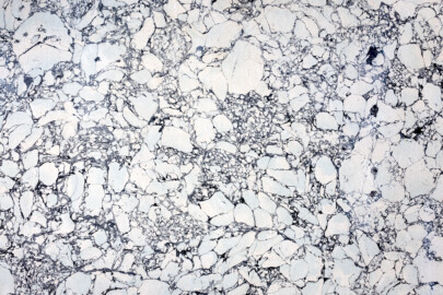 Schloss und Schlossgarten Schwetzingen - Garten - Moschee - Kreuzgang - Südliches Priesterkabinett - Von Innen - Südwand - Blick auf Stuckmarmor der Südwand (Kreuzgang: Länge x Breite mit Anbauten ca. 125 Meter x ca. 60 Meter; Priesterkabinett: Länge x Breite ca. 8 Meter x 8 Meter; Bauzeit: 1782-1795; Architekt: Nicolas de Pigage; Gesamtrestaurierung Moscheeanlage: ca. 1995 bis 2007) (aufgenommen im Juli 2024, am Nachmittag) Schloss und Schlossgarten Schwetzingen - Garten - Moschee - Kreuzgang - Südliches Priesterkabinett - Von Innen - Südwand - Blick auf Stuckmarmor der Südwand (Kreuzgang: Länge x Breite mit Anbauten ca. 125 Meter x ca. 60 Meter; Priesterkabinett: Länge x Breite ca. 8 Meter x 8 Meter; Bauzeit: 1782-1795; Architekt: Nicolas de Pigage; Gesamtrestaurierung Moscheeanlage: ca. 1995 bis 2007) (aufgenommen im Juli 2024, am Nachmittag)