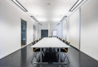 Schloss und Schlossgarten Schwetzingen - Schloss - Südflügel / Hofdamenflügel - Längsbau - Von Innen - Obergeschoss - Gruppenraum 3 - Von Osten - Blick in den Gruppenraum (Südflügel: L-förmig, Länge x Breite Längsbau ca. 50 x 14 Meter, Querbau ca. 15 x 11 Meter; Architekt: Johann Adam Breunig (1660-1727); Fertigstellung: 1710, letzte Renovierung: 2009-2012) (aufgenommen im August 2024, am Nachmittag) Schloss und Schlossgarten Schwetzingen - Schloss - Südflügel / Hofdamenflügel - Längsbau - Von Innen - Obergeschoss - Gruppenraum 3 - Von Osten - Blick in den Gruppenraum (Südflügel: L-förmig, Länge x Breite Längsbau ca. 50 x 14 Meter, Querbau ca. 15 x 11 Meter; Architekt: Johann Adam Breunig (1660-1727); Fertigstellung: 1710, letzte Renovierung: 2009-2012) (aufgenommen im August 2024, am Nachmittag)