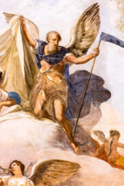 Schloss und Schlossgarten Schwetzingen - Garten - Gesandtenhaus (ehemaliges Prinzenhaus) / Amtsgericht - Von Innen - 1. Obergeschoss - Großer Sitzungssaal - Blick auf Figuren des neuzeitlichen Deckengemäldes (Gemälde: eine allegorische Darstellung des Friedens; Maler: Carolus Vocke (1899-1979); Datierung: nach 1945) (aufgenommen im Oktober 2024, am Nachmittag)