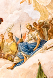 Schloss und Schlossgarten Schwetzingen - Garten - Gesandtenhaus (ehemaliges Prinzenhaus) / Amtsgericht - Von Innen - 1. Obergeschoss - Großer Sitzungssaal - Blick auf Figuren des neuzeitlichen Deckengemäldes (Gemälde: eine allegorische Darstellung des Friedens; Maler: Carolus Vocke (1899-1979); Datierung: nach 1945) (aufgenommen im Oktober 2024, am späten Nachmittag) Schloss und Schlossgarten Schwetzingen - Garten - Gesandtenhaus (ehemaliges Prinzenhaus) / Amtsgericht - Von Innen - 1. Obergeschoss - Großer Sitzungssaal - Blick auf Figuren des neuzeitlichen Deckengemäldes (Gemälde: eine allegorische Darstellung des Friedens; Maler: Carolus Vocke (1899-1979); Datierung: nach 1945) (aufgenommen im Oktober 2024, am späten Nachmittag)
