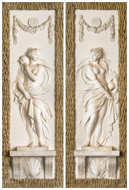 Schloss und Schlossgarten Schwetzingen - Garten - Badhaus - Von innen - Baderaum - Najaden - Südseite, links und Nordseite, rechts - Blick auf zwei hochrechteckige Felder, außen mit Tropfsteinstuck, innen mit eingetieften Feldern, darin Reliefdarstellungen zweier Najaden (Nymphen in der griechischen Mythologie, wachen über Quellen, Bäche, Flüsse, Sümpfe, Teiche und Seen) (Stuckateur: Giuseppe Antonio Pozzi (1732–1811)) (Gesamter Bau: Länge x Breite ca. 18 x 14 Meter, Höhe ca. 10 Meter; Architekt: Nicolas de Pigage (1723-1796); Bauzeit: 1768-1772; Gesamtinstandsetzung innen und außen: 1999-2006) (aufgenommen im Oktober 2025, am späten Nachmittag) Schloss und Schlossgarten Schwetzingen - Garten - Badhaus - Von innen - Baderaum - Najaden - Südseite, links und Nordseite, rechts - Blick auf zwei hochrechteckige Felder, außen mit Tropfsteinstuck, innen mit eingetieften Feldern, darin Reliefdarstellungen zweier Najaden (Nymphen in der griechischen Mythologie, wachen über Quellen, Bäche, Flüsse, Sümpfe, Teiche und Seen) (Stuckateur: Giuseppe Antonio Pozzi (1732–1811)) (Gesamter Bau: Länge x Breite ca. 18 x 14 Meter, Höhe ca. 10 Meter; Architekt: Nicolas de Pigage (1723-1796); Bauzeit: 1768-1772; Gesamtinstandsetzung innen und außen: 1999-2006) (aufgenommen im Oktober 2025, am späten Nachmittag)