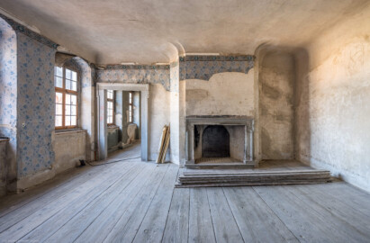 Schloss und Schlossgarten Schwetzingen - Schloss - Mittelbau - Von innen - 3. Obergeschoss - Östliche Räume - Raum 235 - Von Norden - Blick vom der Nordwand nach Süden in den Raum (aufgenommen im März 2026, am Nachmittag) Schloss und Schlossgarten Schwetzingen - Schloss - Mittelbau - Von innen - 3. Obergeschoss - Östliche Räume - Raum 235 - Von Norden - Blick vom der Nordwand nach Süden in den Raum (aufgenommen im März 2026, am Nachmittag)