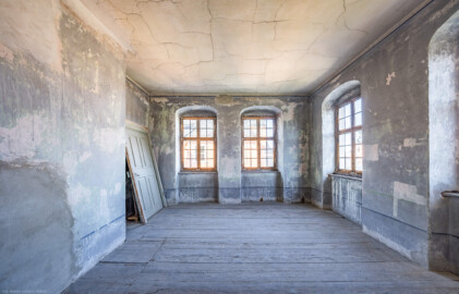 Schloss und Schlossgarten Schwetzingen - Schloss - Mittelbau - Von innen - 3. Obergeschoss - Südliche Räume - Raum 227 - Von Süden - Blick von der Tür nach Norden in den Raum (aufgenommen im März 2026, am Nachmittag) Schloss und Schlossgarten Schwetzingen - Schloss - Mittelbau - Von innen - 3. Obergeschoss - Südliche Räume - Raum 227 - Von Süden - Blick von der Tür nach Norden in den Raum (aufgenommen im März 2026, am Nachmittag)