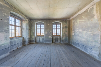 Schloss und Schlossgarten Schwetzingen - Schloss - Mittelbau - Von innen - 3. Obergeschoss - Südliche Räume - Raum 227 - Von Westen - Blick von der Westwand nach Osten in den Raum (aufgenommen im März 2026, am Nachmittag) Schloss und Schlossgarten Schwetzingen - Schloss - Mittelbau - Von innen - 3. Obergeschoss - Südliche Räume - Raum 227 - Von Westen - Blick von der Westwand nach Osten in den Raum (aufgenommen im März 2026, am Nachmittag)