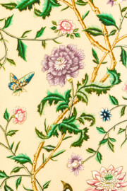 Schloss und Schlossgarten Schwetzingen - Garten - Badhaus - Von innen - Schlafzimmer - Tapete, links der Tür - Blick auf einen Ausschnitt aus der floralen Seidentapete (Gesamter Bau: Länge x Breite ca. 18 x 14 Meter, Höhe ca. 10 Meter; Architekt: Nicolas de Pigage (1723-1796); Bauzeit: 1768-1772; Gesamtinstandsetzung innen und außen: 1999-2006) (aufgenommen im Juni 2026, am späten Nachmittag)
