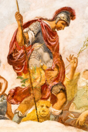 Schloss und Schlossgarten Schwetzingen - Garten - Gesandtenhaus (ehemaliges Prinzenhaus) / Amtsgericht - Von Innen - 1. Obergeschoss - Großer Sitzungssaal - Blick auf Figuren des neuzeitlichen Deckengemäldes (Gemälde: eine allegorische Darstellung des Friedens; Maler: Carolus Vocke (1899-1979); Datierung: nach 1945) (aufgenommen im August 2026, am späten Nachmittag)