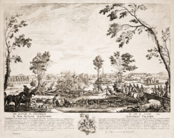 Schloss und Schlossgarten Schwetzingen - Vue Generale de Schwetzingen - Kupferstich mit der Darstellung einer Parforcejagd; im Bildhintergrund ist die Ortsansicht von Schwetzingen von Süden zu sehen; unter der Ansicht Legende und Wappenvignette Carl Theodors von der Pfalz (Kupferstecher: Barthélemy de la Rocque; Datierung: 1758; Herkunft: Universitätsbibliothek Heidelberg, Batt'sche Sammlung, Graph. Slg. A_0499, https://heidicon.ub.uni-heidelberg.de#/detail/819215, Public Domain)