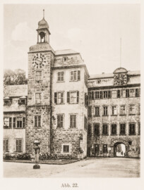 Schloss und Schlossgarten Schwetzingen - Abb. 22: Ansicht des Südbaues vom Ehrenhof aus. Phot." des Buches "Heinrich Gropp: Das Schwetzinger Schloß zu Anfang des 18. Jahrhunderts – Dissertation – 1930" (Reproduktion durch Dr. Manfred Schneider, August 2023) Schloss und Schlossgarten Schwetzingen - Abb. 22: Ansicht des Südbaues vom Ehrenhof aus. Phot." des Buches "Heinrich Gropp: Das Schwetzinger Schloß zu Anfang des 18. Jahrhunderts – Dissertation – 1930" (Reproduktion durch Dr. Manfred Schneider, August 2023)