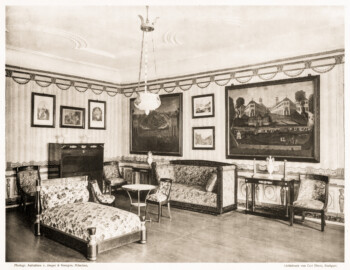 Schloss und Schlossgarten Schwetzingen - Tafel 24 - "Wohnzimmer aus Schwetzingen" des Buchs "Ferdinand Luthmer: Bürgerliche Möbel aus dem ersten Drittel des 19. Jh. mit einigen Beispielen aus Staatsgemächern fürstlicher Schlösser; neue Folge – 1908" (Bildnachweis: Bauhaus-Universität Weimar, Digitale Sammlungen, https://nbn-resolving.org/urn:nbn:de:gbv:wim2-g-2678994, gemeinfrei) Schloss und Schlossgarten Schwetzingen - Tafel 24 - "Wohnzimmer aus Schwetzingen" des Buchs "Ferdinand Luthmer: Bürgerliche Möbel aus dem ersten Drittel des 19. Jh. mit einigen Beispielen aus Staatsgemächern fürstlicher Schlösser; neue Folge – 1908" (Bildnachweis: Bauhaus-Universität Weimar, Digitale Sammlungen, https://nbn-resolving.org/urn:nbn:de:gbv:wim2-g-2678994, gemeinfrei)