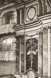 Schloss und Schlossgarten Schwetzingen - Schlosstheater - Teil des Proszeniums und der Ränge - Fotograf: W. Schultz, Mannheim (Bildnachweis: Abb. 13 auf Seite 21 des Buchs "Hans Möhrle: Das Schwetzinger Schloß-Theater – 1938") Schloss und Schlossgarten Schwetzingen - Schlosstheater - Teil des Proszeniums und der Ränge - Fotograf: W. Schultz, Mannheim (Bildnachweis: Abb. 13 auf Seite 21 des Buchs "Hans Möhrle: Das Schwetzinger Schloß-Theater – 1938")