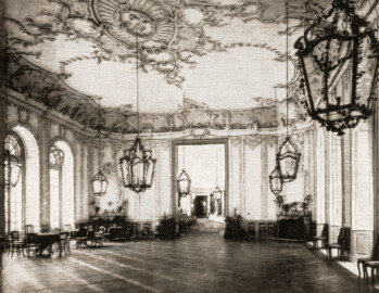 Schloss und Schlossgarten Schwetzingen - Saal im linken Zirkel - (Bildnachweis: Seite 21 im Buch: "Otto Schwarz (Hg.): Wegweiser durch Schwetzingen's Schlossgarten - Vollständiger Katalog aller Sehenswürdigkeiten - 11. Auflage - ca. 1914" - Reproduktion durch Dr. Manfred Schneider, Juli 2026) Schloss und Schlossgarten Schwetzingen - Saal im linken Zirkel - (Bildnachweis: Seite 21 im Buch: "Otto Schwarz (Hg.): Wegweiser durch Schwetzingen's Schlossgarten - Vollständiger Katalog aller Sehenswürdigkeiten - 11. Auflage - ca. 1914" - Reproduktion durch Dr. Manfred Schneider, Juli 2026)