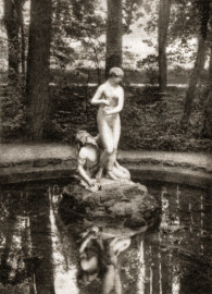 Schloss und Schlossgarten Schwetzingen - Galatea - (Bildnachweis: Seite 24 im Buch: "Otto Schwarz (Hg.): Wegweiser durch Schwetzingen's Schlossgarten - Vollständiger Katalog aller Sehenswürdigkeiten - 11. Auflage - ca. 1914" - Reproduktion durch Dr. Manfred Schneider, Juli 2026) Schloss und Schlossgarten Schwetzingen - Galatea - (Bildnachweis: Seite 24 im Buch: "Otto Schwarz (Hg.): Wegweiser durch Schwetzingen's Schlossgarten - Vollständiger Katalog aller Sehenswürdigkeiten - 11. Auflage - ca. 1914" - Reproduktion durch Dr. Manfred Schneider, Juli 2026)