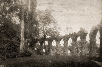 Schloss und Schlossgarten Schwetzingen - Römisches Wasserkastell - (Bildnachweis: Seite 31 im Buch: "Otto Schwarz (Hg.): Wegweiser durch Schwetzingen's Schlossgarten - Vollständiger Katalog aller Sehenswürdigkeiten - 11. Auflage - ca. 1914" - Reproduktion durch Dr. Manfred Schneider, Juli 2026) Schloss und Schlossgarten Schwetzingen - Römisches Wasserkastell - (Bildnachweis: Seite 31 im Buch: "Otto Schwarz (Hg.): Wegweiser durch Schwetzingen's Schlossgarten - Vollständiger Katalog aller Sehenswürdigkeiten - 11. Auflage - ca. 1914" - Reproduktion durch Dr. Manfred Schneider, Juli 2026)