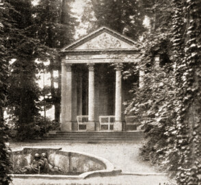 Schloss und Schlossgarten Schwetzingen - Minveratempel - (Bildnachweis: Seite 36 im Buch: "Otto Schwarz (Hg.): Wegweiser durch Schwetzingen's Schlossgarten - Vollständiger Katalog aller Sehenswürdigkeiten - 11. Auflage - ca. 1914" - Reproduktion durch Dr. Manfred Schneider, Juli 2026) Schloss und Schlossgarten Schwetzingen - Minveratempel - (Bildnachweis: Seite 36 im Buch: "Otto Schwarz (Hg.): Wegweiser durch Schwetzingen's Schlossgarten - Vollständiger Katalog aller Sehenswürdigkeiten - 11. Auflage - ca. 1914" - Reproduktion durch Dr. Manfred Schneider, Juli 2026)