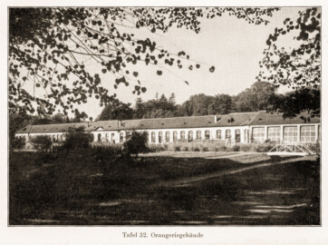 Schloss und Schlossgarten Schwetzingen - Orangeriegebäude (Bildnachweis: Tafel 32 aus "Max Schmechel: Nicolaus von Pigage’s Schwetzinger Entwürfe und Bauten - Dissertation – 1923"; Reproduktion durch Dr. Manfred Schneider, August 2023) Schloss und Schlossgarten Schwetzingen - Orangeriegebäude (Bildnachweis: Tafel 32 aus "Max Schmechel: Nicolaus von Pigage’s Schwetzinger Entwürfe und Bauten - Dissertation – 1923"; Reproduktion durch Dr. Manfred Schneider, August 2023)