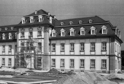 Schloss Bruchsal - Bildarchiv Artur Hassler - Kammerflügel - Mai 1974 (Bildnachweis: Artur Hassler (1908-1976); mit freundlicher Überlassung von Dr. Michael Hassler, Bruchsal; Bild bearbeitet von Dr. Manfred Schneider) Schloss Bruchsal - Bildarchiv Artur Hassler - Kammerflügel - Mai 1974 (Bildnachweis: Artur Hassler (1908-1976); mit freundlicher Überlassung von Dr. Michael Hassler, Bruchsal; Bild bearbeitet von Dr. Manfred Schneider)