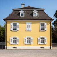 Schloss Bruchsal - Schlossgarten - Wohnungen von Hofangestellten im Westen - Blick von Süden auf die ehemalige Hofgärtnerwohnung (aufgenommen im September 2018, um die Mittagszeit)