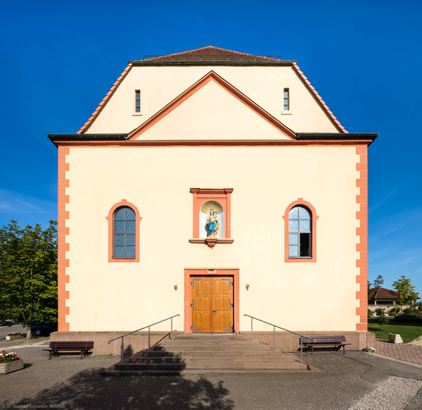 Waghäusel - Wallfahrtskirche - Von Außen / Von Westen - Blick auf die Westfassade im Abendlicht (aufgenommen im Juli 2019, am frühen Abend)